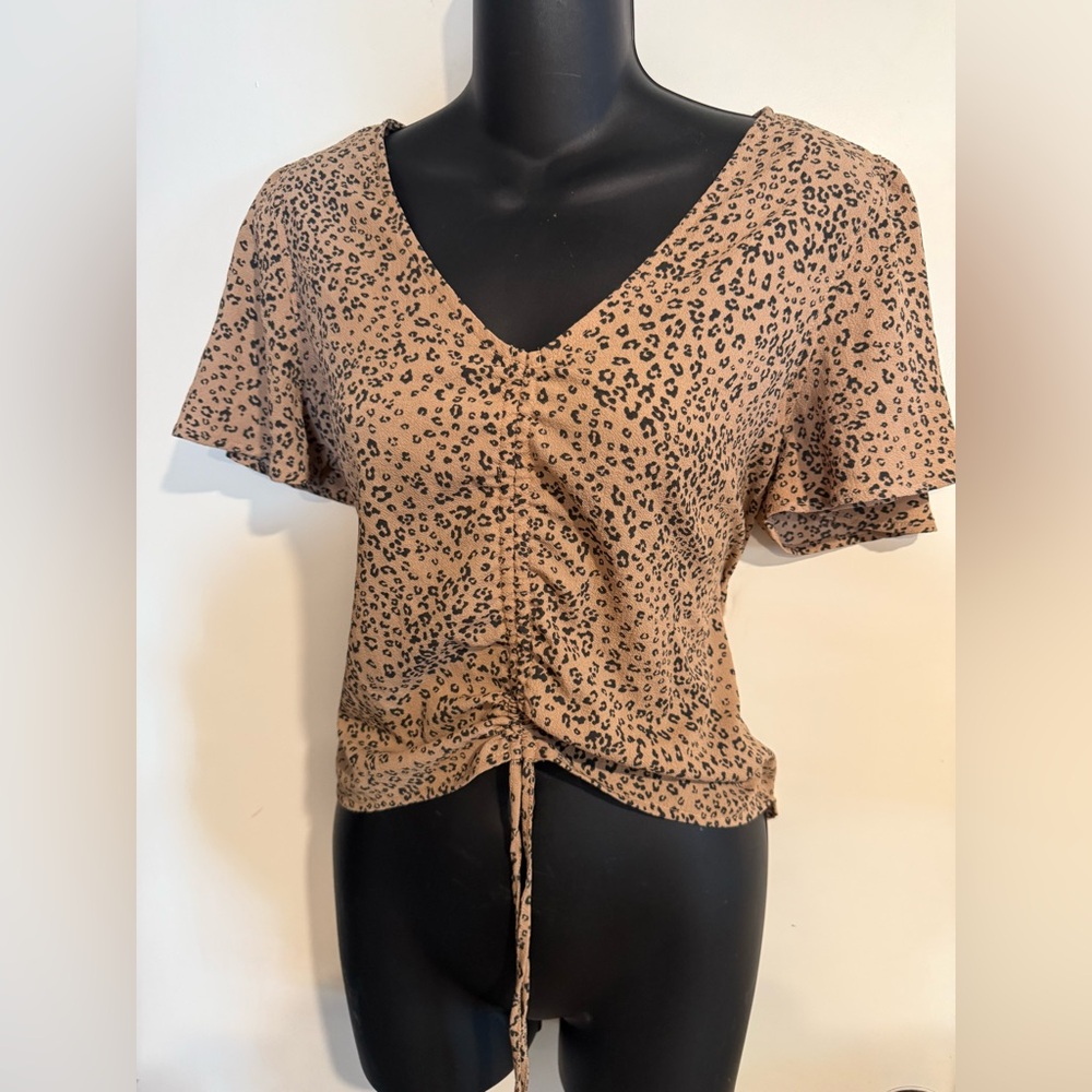 4/$16 Hippie Rose Tan Leopard Print V-Neck Blouse L
